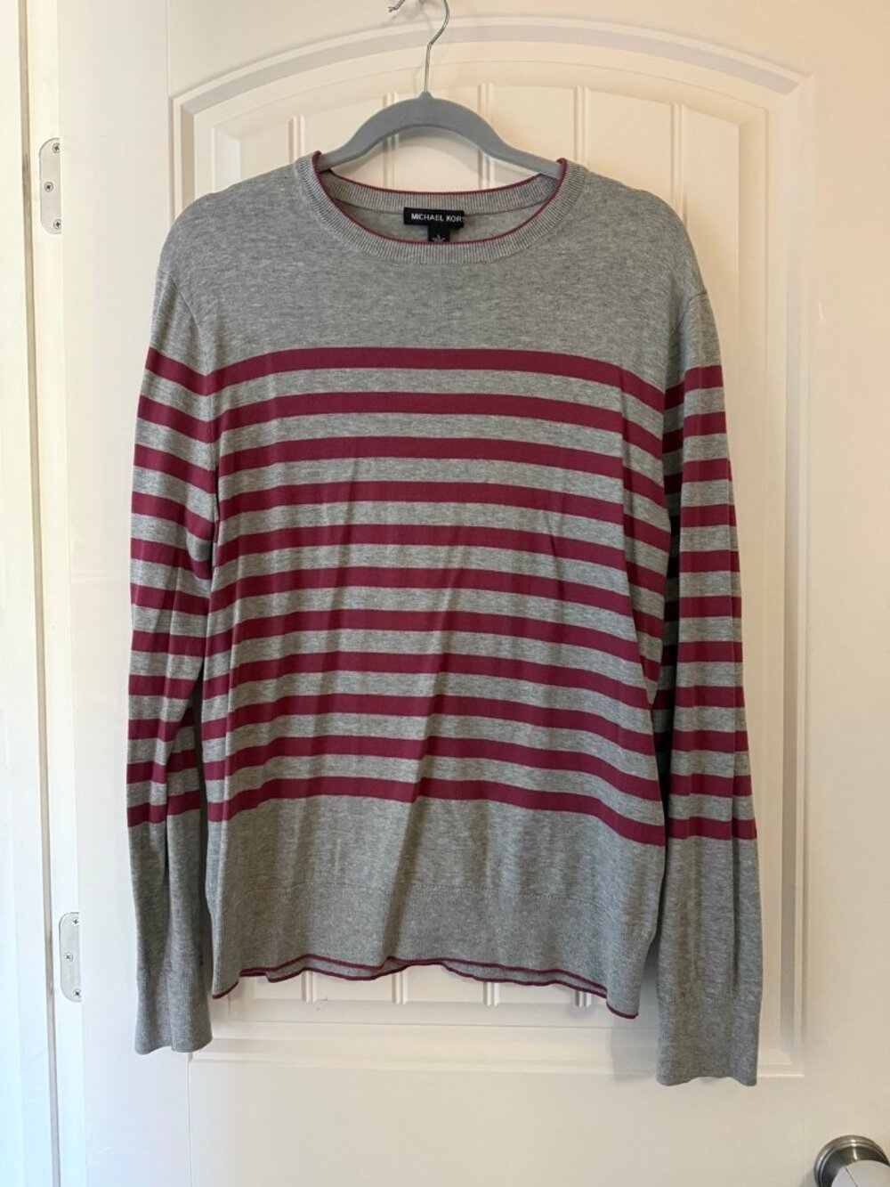 Men’s like new soft Michael kors large sweater